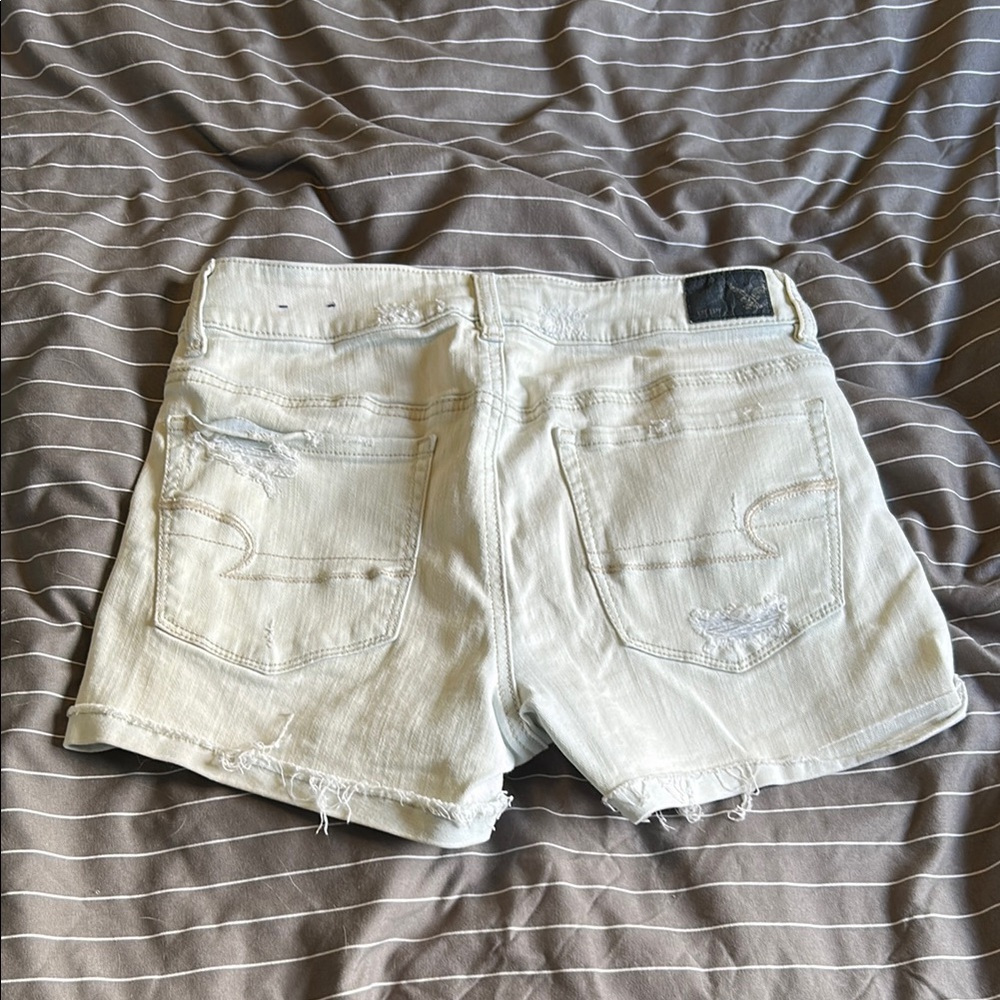 American Eagle Outfitters White Jean Shorts Distressed Frayed Hem - Picture 4 of 4
